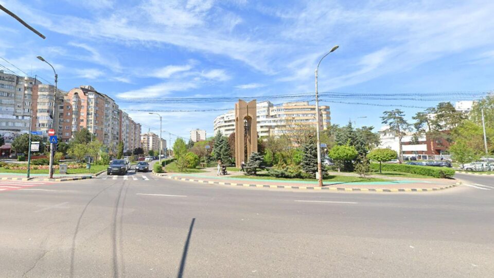 La intersecția bulevardului principal cu Calea Obcinilor va fi amenajat un uriaș sens giratoriu La intersecția bulevardului principal cu Calea Obcinilor va fi amenajat un uriaș sens giratoriu