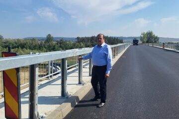 Președintele CJ Suceava, Gheorghe Flutur, a verificat lucrările de modernizare a drumului axial Dărmănești - Suceava - Dolhasca