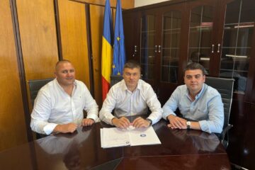 Semnarea contractului pentru extinderea sistemului de alimentare cu apă și a rețelei de canalizare din Slatina