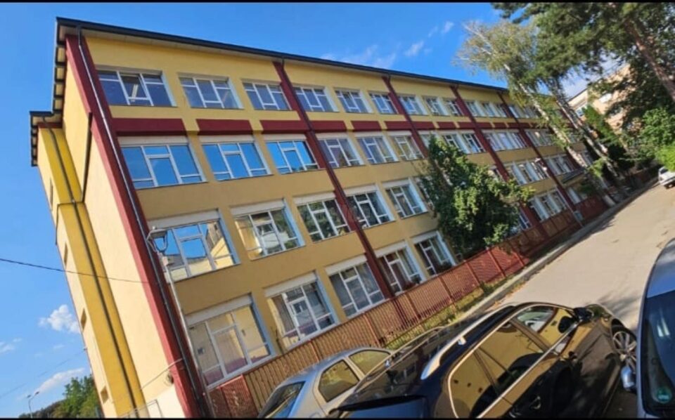 În urma mansardării Școala Gimnazială nr. 8 din cartierul George Enescu va avea la dispoziție șase noi săli de clasă