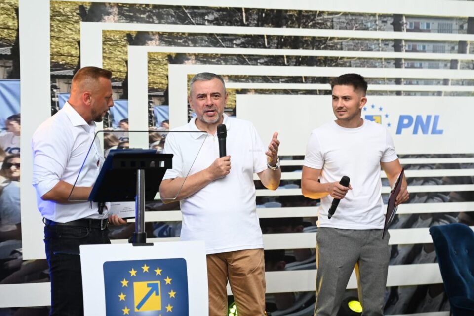 Organizatorul evenimentului care a marcat 33 de ani de la independența Moldovei a fost deputatul PNL de Suceava Ioan Balan