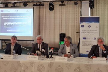 Directorul POIM ACET - Radu Chisăliță, directorul ACET - Ștefan Groza, vicepreședintele Consiliului Județean, Vasile Tofan și directorul EPTISA, Constantin Alexandrescu