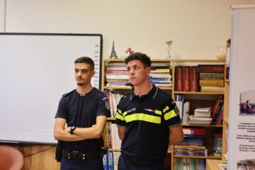 Darie Asandei, elev la Școala de Agenți de Poliție „Vasile Lascăr” Câmpina, și Adrian-Ionuț Gontaru, elev la Școala de Agenți de Poliție „Septimiu Mureșan” Cluj-Napoca