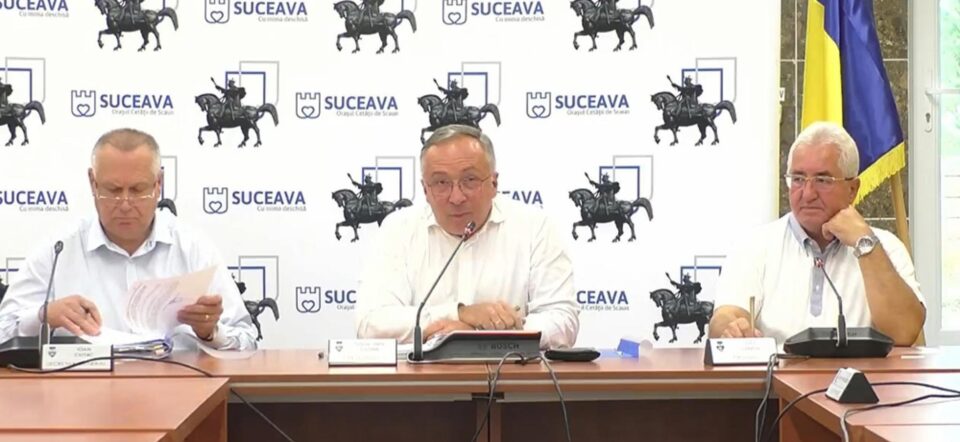 Consilierii locali au revocat, miercuri, hotărârea prin care cereau 20 de hectare de teren pentru Arhiepiscopia Sucevei și Rădăuților Consilierii locali au revocat, miercuri, hotărârea prin care cereau 20 de hectare de teren pentru Arhiepiscopia Sucevei și Rădăuților