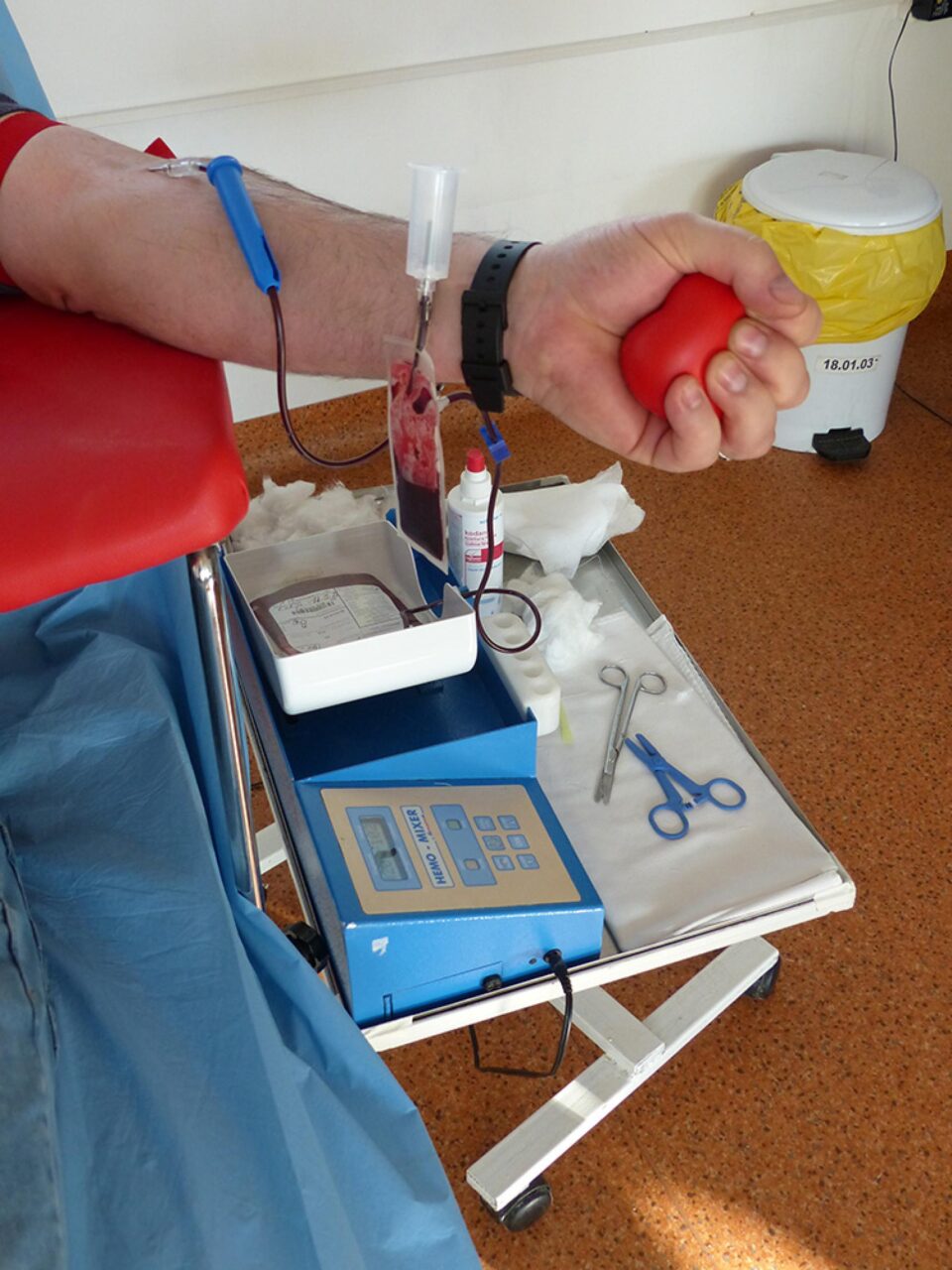 Centrul de Transfuzie Sanguină Suceava menține restricții la donare de sânge din cauza virusului West Nile doar pentru focare Centrul de Transfuzie Sanguină Suceava menține restricții la donare de sânge din cauza virusului West Nile doar pentru focare