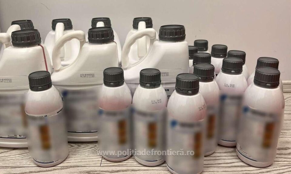 O femeie s-a ales cu dosar penal după ce a încercat să introducă în România insecticid cumpărat din Ucraina O femeie s-a ales cu dosar penal după ce a încercat să introducă în România insecticid cumpărat din Ucraina