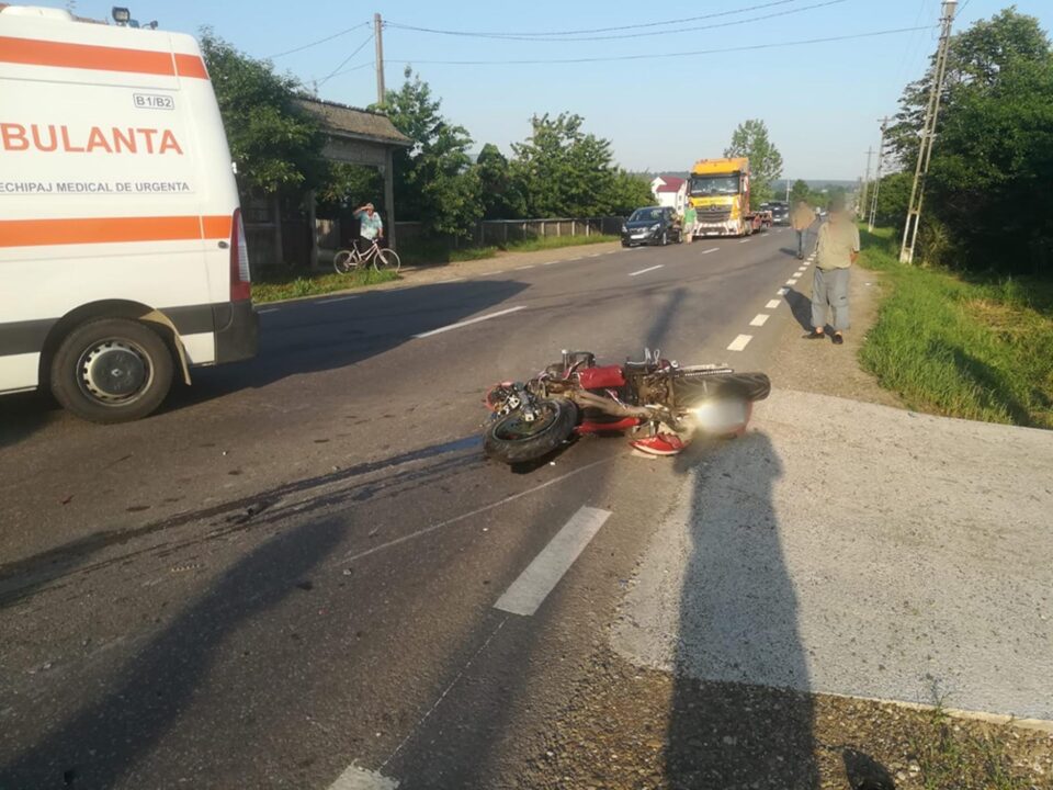 Trei tineri pe motociclete, răniți din cauza unor șoferi care i-au ignorat în trafic (fotografie generică) Trei tineri pe motociclete, răniți din cauza unor șoferi care i-au ignorat în trafic (fotografie generică)