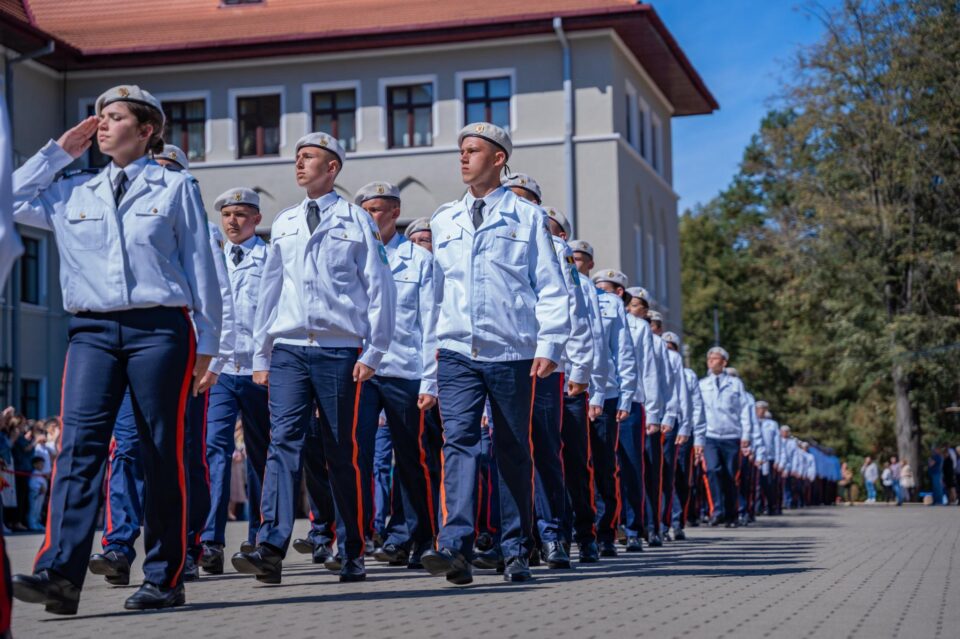 Deschiderea anului scolar, la Colegiul Militar, Foto Laurențiu Sbiera, elev caporal Matei Trofin (1)