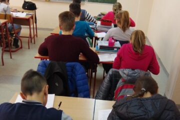 Sute de elevi înscriși peste estimările școlilor, în acest an școlar