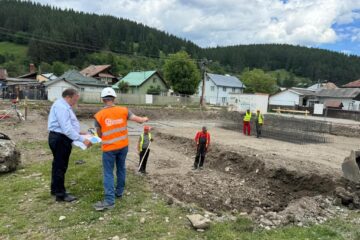 Flutur anunță că vor fi plătite facturile restante ale firmelor de construcții care au lucrat la diverse proiecte guvernamentale