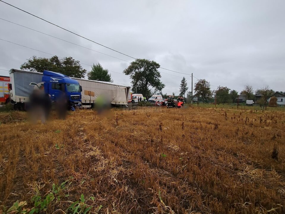 Accidentul mortal de pe E 85, provocat de șoferul de tir, care ar fi derapat și ar fi pătruns pe contrasens