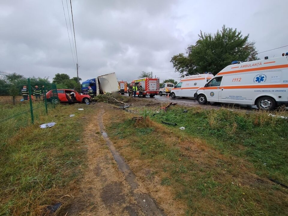 Accidentul mortal de pe E 85, provocat de șoferul de tir, care ar fi derapat și ar fi pătruns pe contrasens