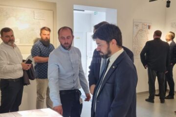 Vice-ambasadorul Israelului în România, Rami Teplitskiy la Muzeul de Istorie Siret. Memorialul Holocaustului Evreilor din Bucovina