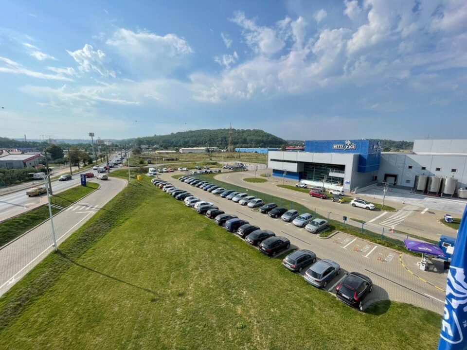 Unilever investește 4 milioane de euro în fabrica Betty Ice. 17 milioane de litri de înghețată ies anual pe poarta fabricii