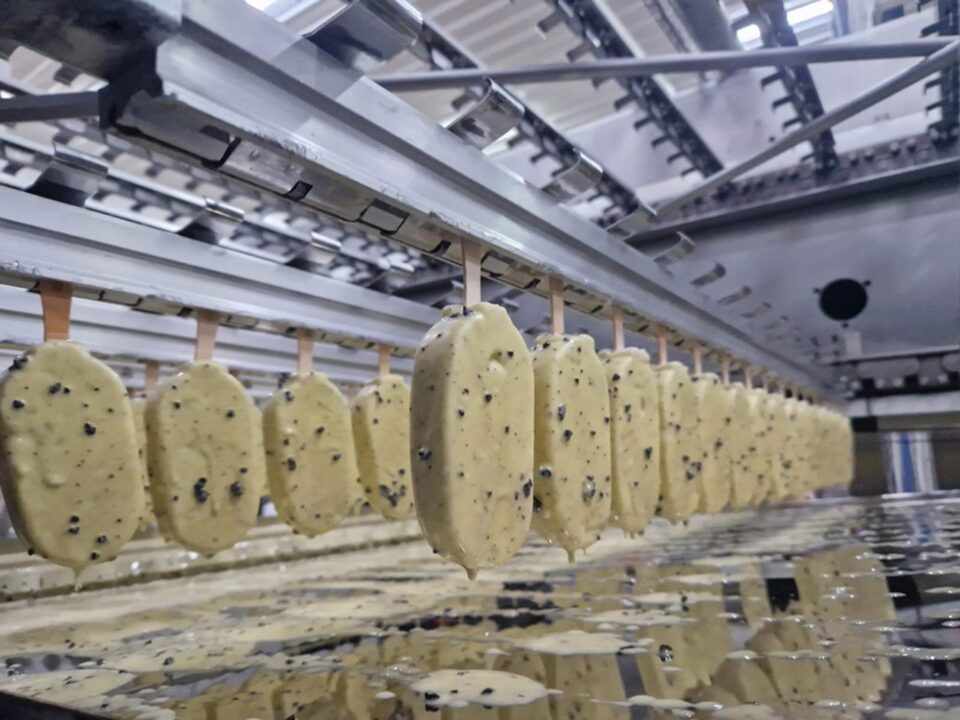 Unilever investește 4 milioane de euro în fabrica Betty Ice. 17 milioane de litri de înghețată ies anual pe poarta fabricii