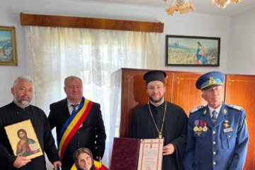 Aniversare Centenară și distincții de onoare conferite doamnei Catinca Maxinesei la Parohia Sasca Mare din comuna Cornu Luncii