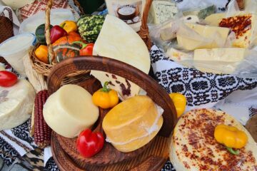 Târgul de toamnă „Produs în Bucovina” și-a deschis porțile, cu multe bunătăți, în centrul Sucevei
