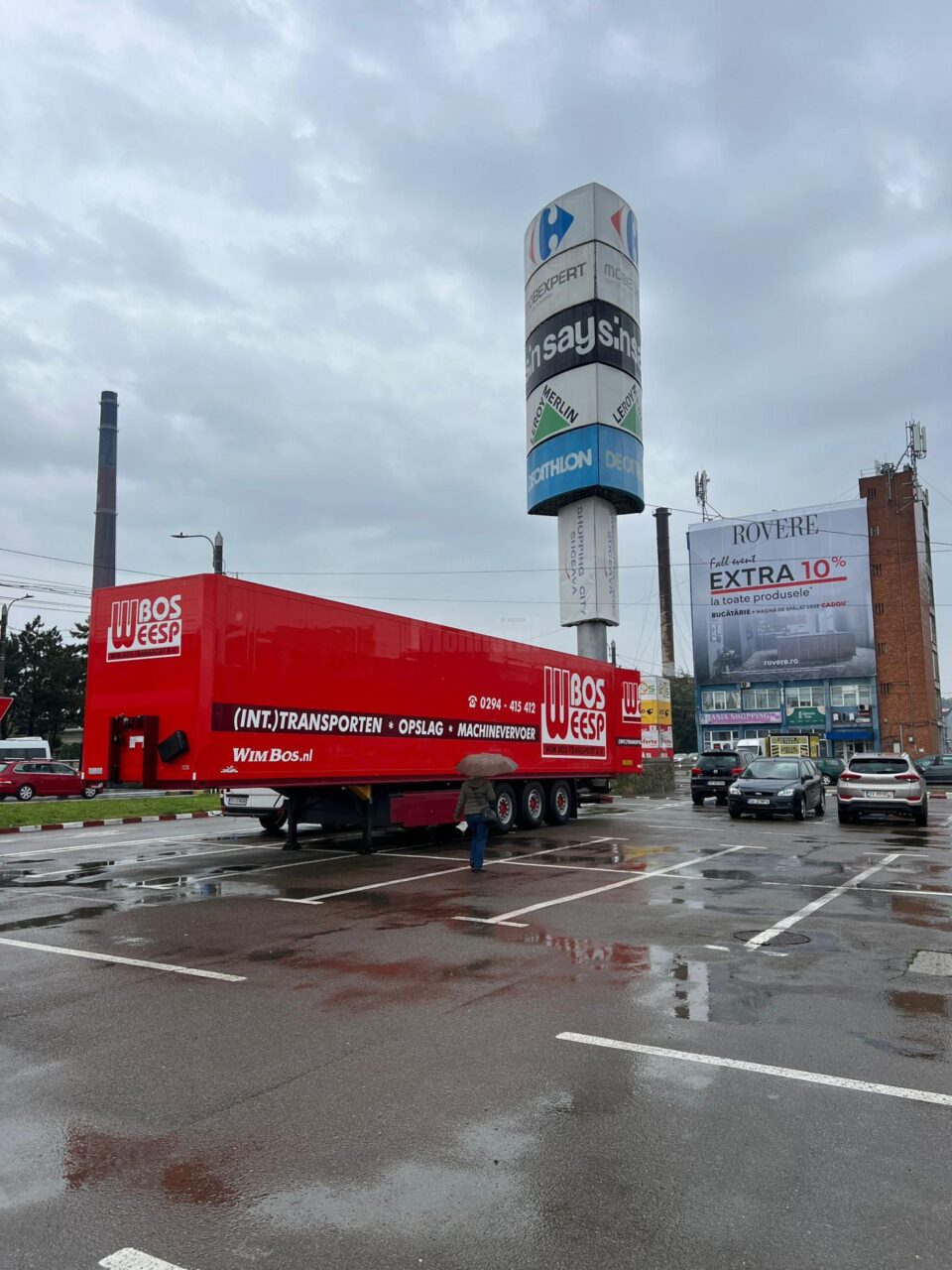 Asociația MGM Dumbrăveni colectează ajutoare pentru sinistrați în parcarea Shopping City Suceava și are voluntari în satele inundate din Galați