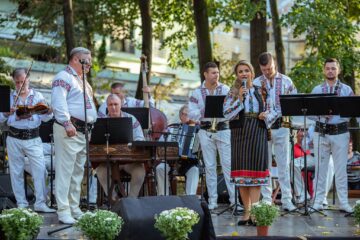 Spectacolul folcloric „Cu drag, din Țara de Sus”