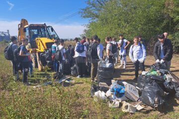 230 de elevi din Verești au participat la o amplă acțiune de ecologizare