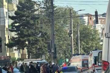 Un bărbat a provocat un accident pe o trecere de pietoni de pe bulevardul George Enescu din municipiul Suceava