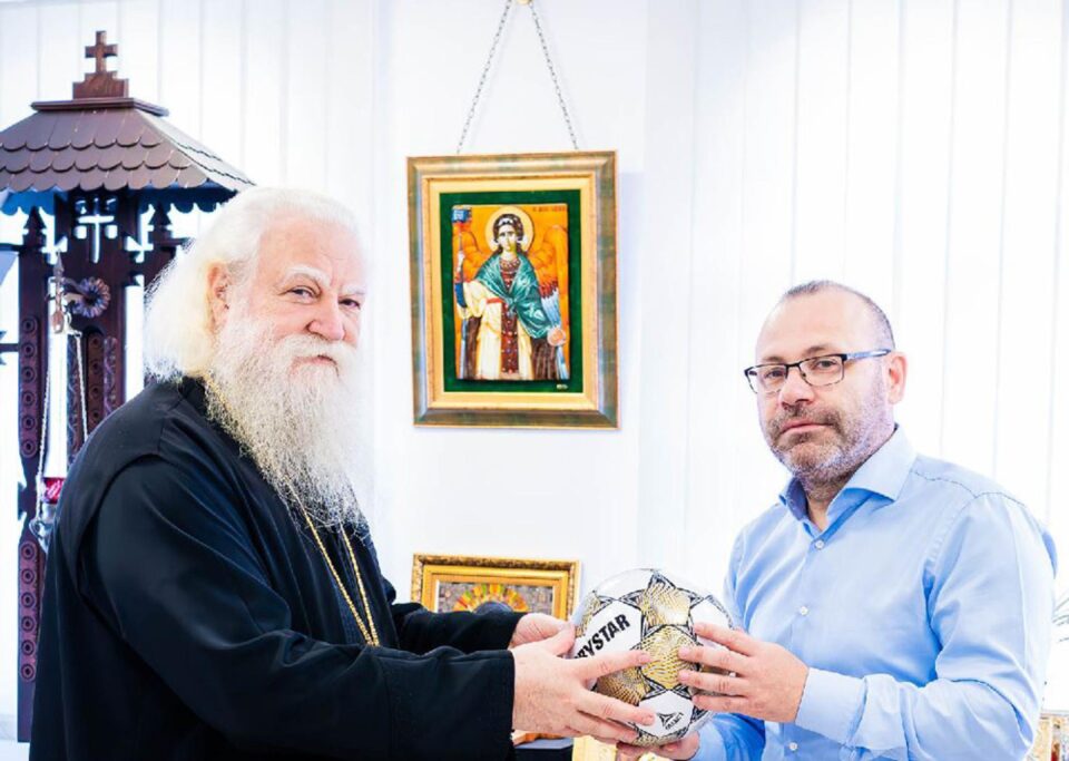 Înaltpreasfințitul Părinte Calinic, Arhiepiscop al Sucevei și Rădăuților, și Ciprian Anton, președintele AJF Suceava Înaltpreasfințitul Părinte Calinic, Arhiepiscop al Sucevei și Rădăuților, și Ciprian Anton, președintele AJF Suceava