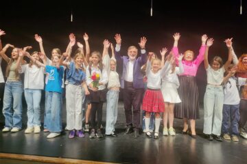 9 ani de teatru la Suceava, marcați cu mai multe evenimente, cu participarea dramaturgului Matei Vișniec