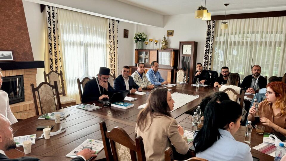 Cursurile „Școlii de excelență” organizate pentru medici de către Institutul Național de Recuperare, Medicină Fizică și Balneoclimatologie, găzduite de Mănăstirea Sihăstria Putnei