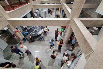 Palierul cu ghișeele pentru taxe și impozite din Primăria Suceava