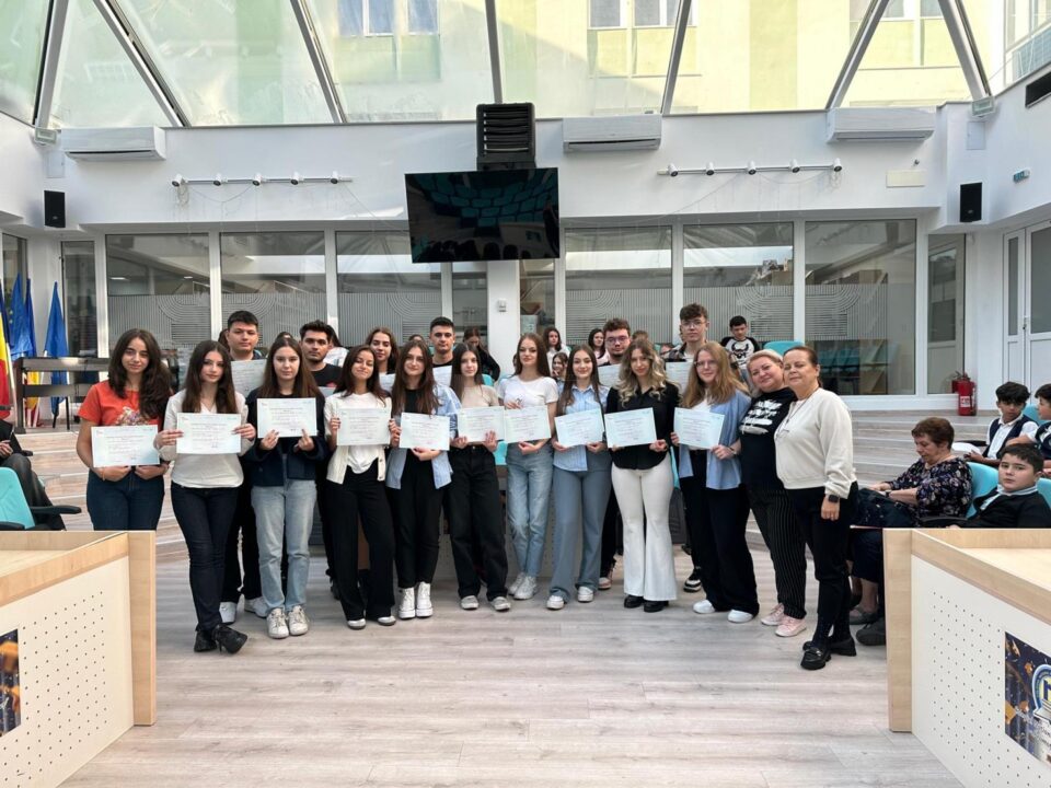 Diplome DELF, din partea Ministerului Educației din Franța, pentru elevi ai Colegiului ”Petru Rareș”