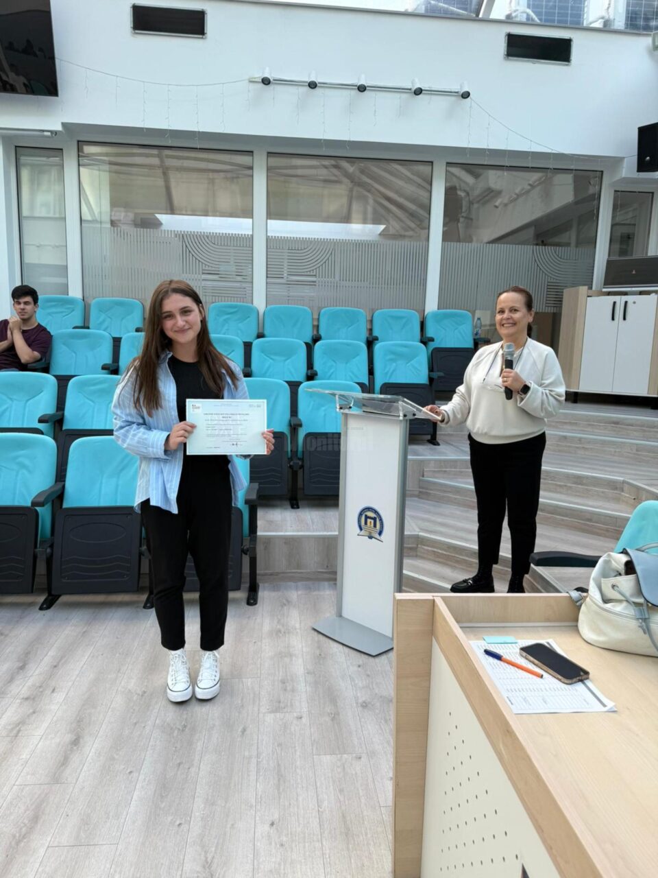 Diplome DELF, din partea Ministerului Educației din Franța, pentru elevi ai Colegiului ”Petru Rareș”