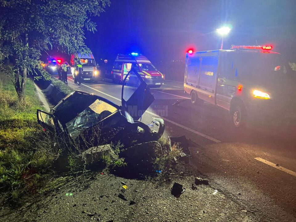 Șoferiță rănită grav după ce a intrat violent cu mașina într-un cap de pod, pe timp de noapte