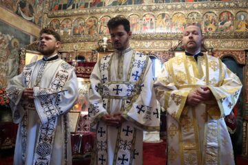 Preasfințitul Părinte Ieronim, Episcopul Daciei Felix, a fost prezent duminică în mijlocul obștii de la Mănăstirea Voroneț
