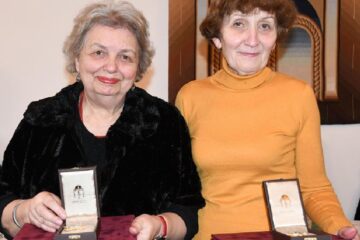 Scriitoarele Doina Cernica și Maria Toacă. Foto: Constantin Ciofu