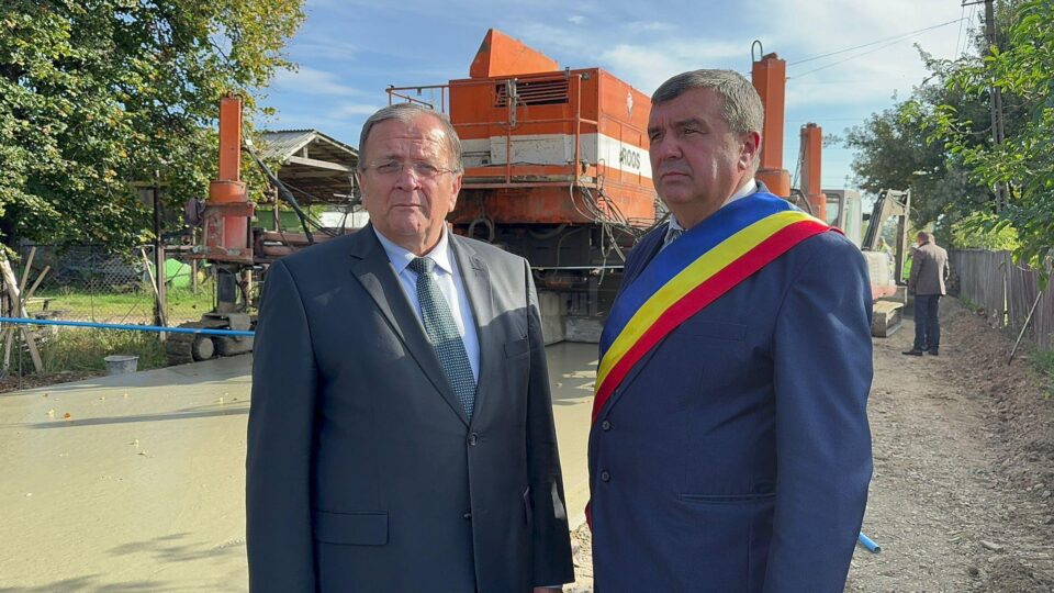 Gheorghe Flutur și primarul comunei Bilca, Zaharie Rusu