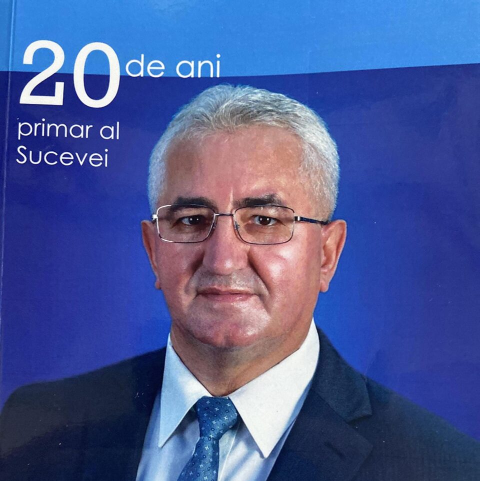 Dan Ioan Cușnir a făcut o analiză a realizărilor prezentate de Ion Lungu în broșura cu realizările din ultimii 20 de ani Dan Ioan Cușnir a făcut o analiză a realizărilor prezentate de Ion Lungu în broșura cu realizările din ultimii 20 de ani