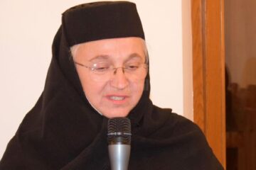 Stareța Mănăstirii Voroneț, stavrofora Gabriela Platon, a fost demisă din funcție