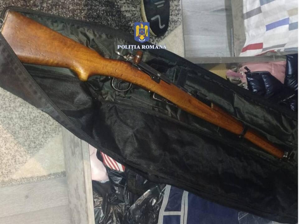 Arma letală găsită la percheziție