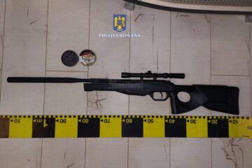 Șase arme neletale au fost ridicate la perchezițiile de vineri dimineață din județul Suceava