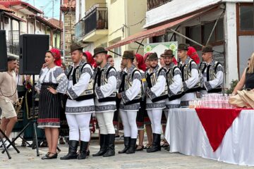 Ansamblul “Stejarul” din orașul Cajvana, participant la festivalul internațional de folclor din Grecia