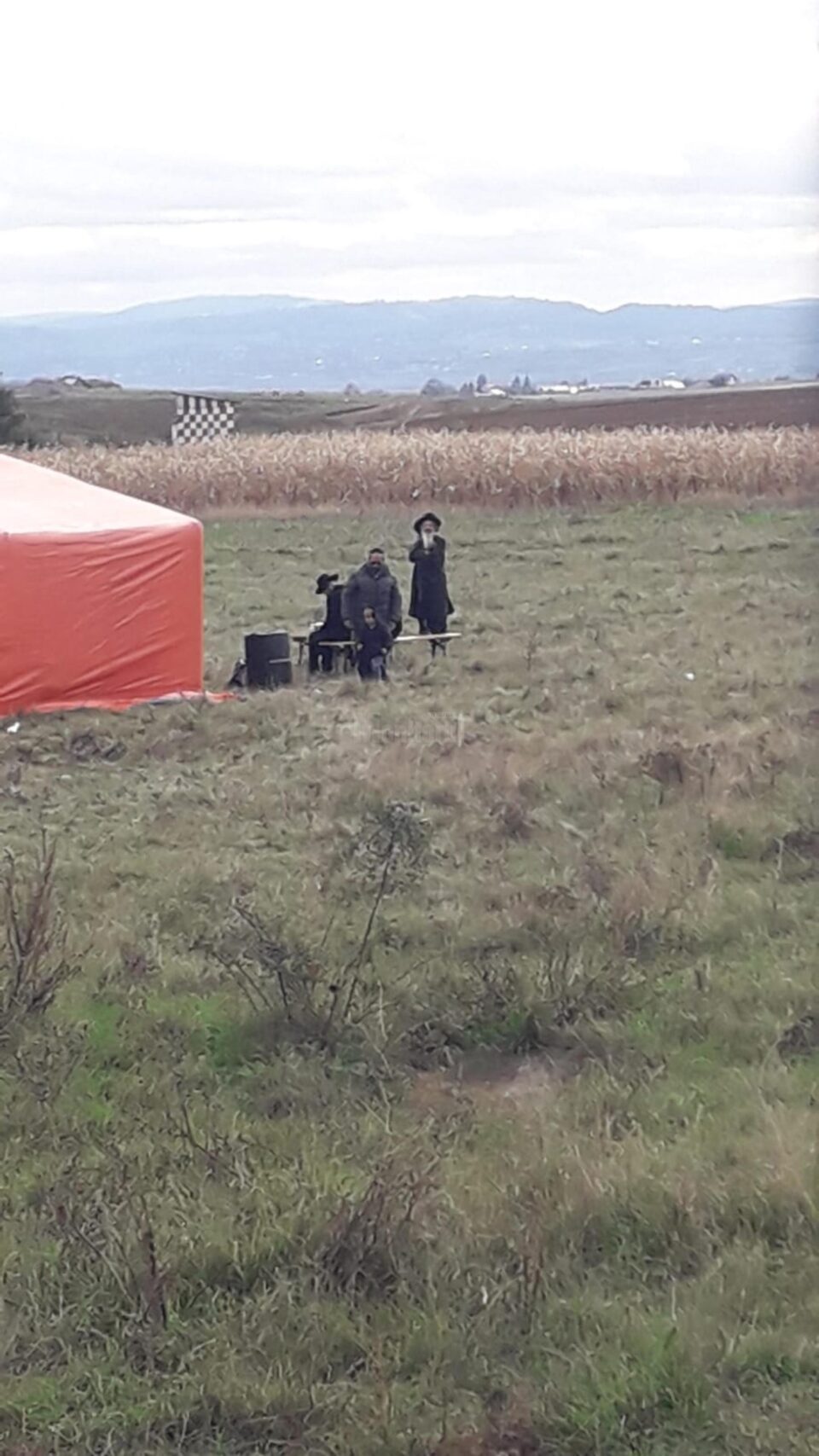 Corturi ridicate pentru evitarea supra-aglomerării în incinta Aeroportului