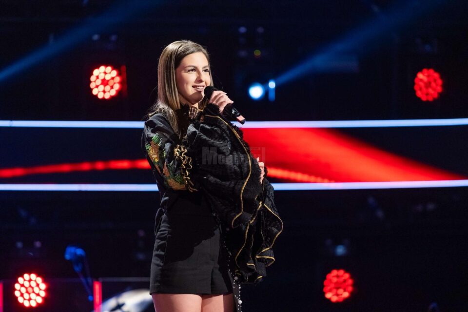 Lavinia Jitaru a făcut spectacol la Vocea României, cu o piesă a artistei Theo Rose. Foto Protv