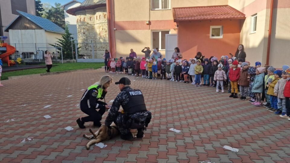 Polițiștii Biroului pentru Protecția Animalelor au ”descins” la Grădinița cu Program Prelungit ,,ABC” Suceava