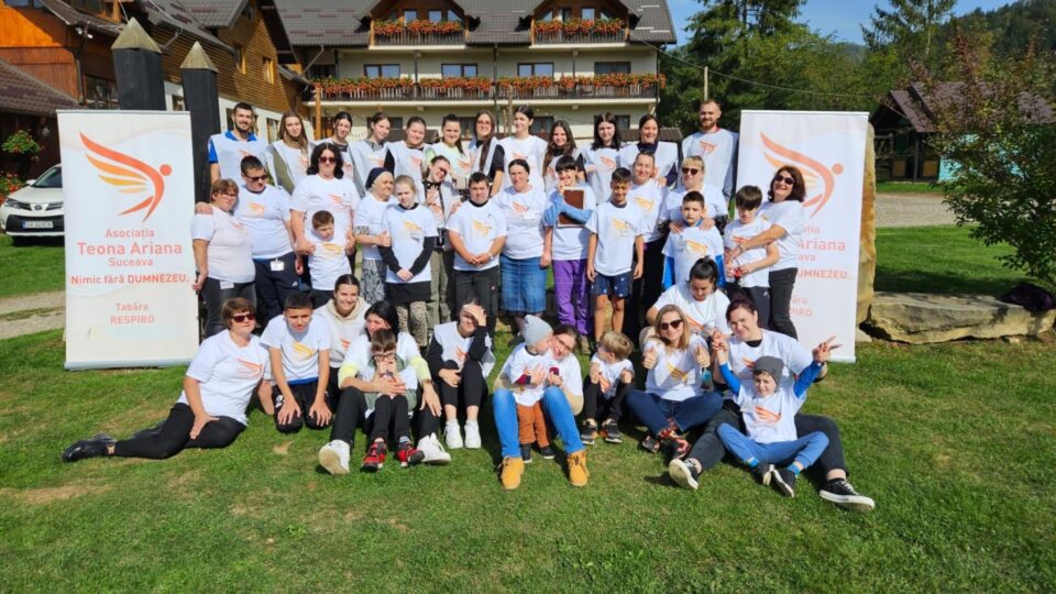 25 de tabere organizate de Asociația Teona Ariana. Cea mai recentă a fost dedicată copiilor și tinerilor cu autism și sindrom Down