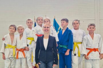 Marea campioană Alina Dumitru a onorat cu prezența concursul internațional de judo de la Todirești