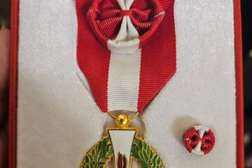 Președintele Klaus Iohannis a decorat Colegiul „Petru Rareș”, la Palatul Cotroceni