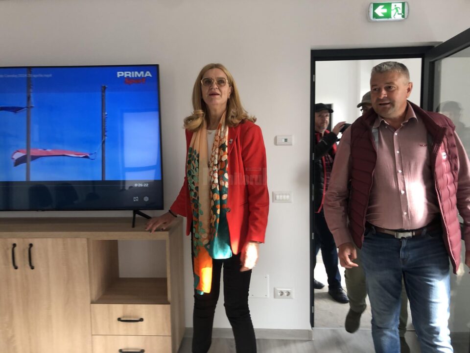 Elisabeta Lipă a vizitat noua Bază Nautică din Fălticeni și a anunțat deschiderea unui Centru Național de Canotaj pentru Juniori