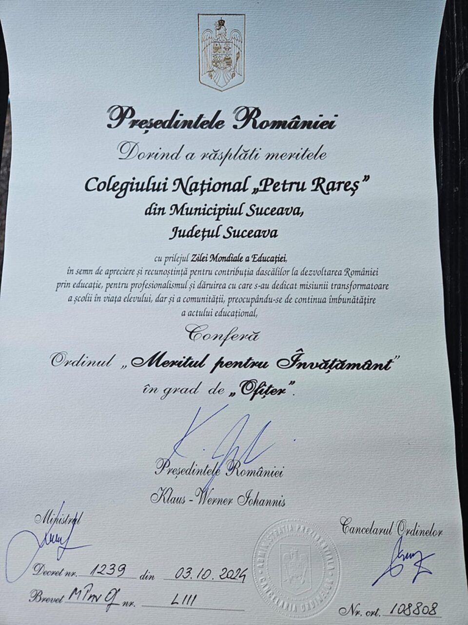 Președintele Klaus Iohannis a decorat Colegiul „Petru Rareș”, la Palatul Cotroceni