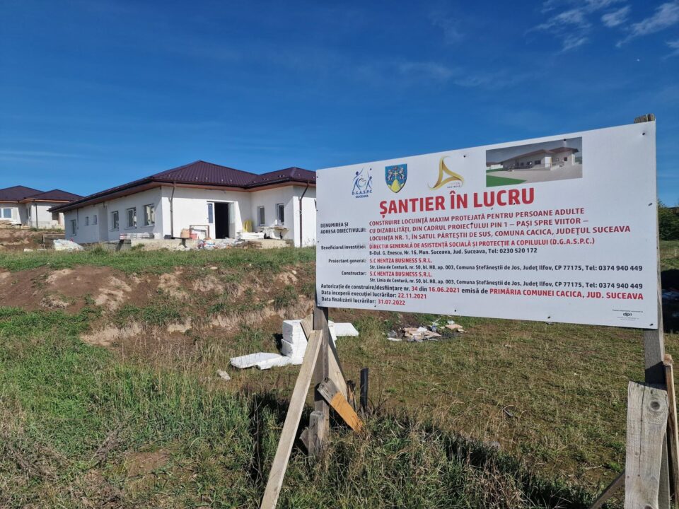 Gheorghe Flutur a verificat stadiul lucrărilor la locuintețel sociale pentru persoanele cu dizabilități care se construiesc în comuna Cacica