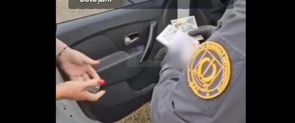 O suceveancă a fost înregistrată când încerca să mituiască doi polițiști cu suma de 200 de lei O suceveancă a fost înregistrată când încerca să mituiască doi polițiști cu suma de 200 de lei